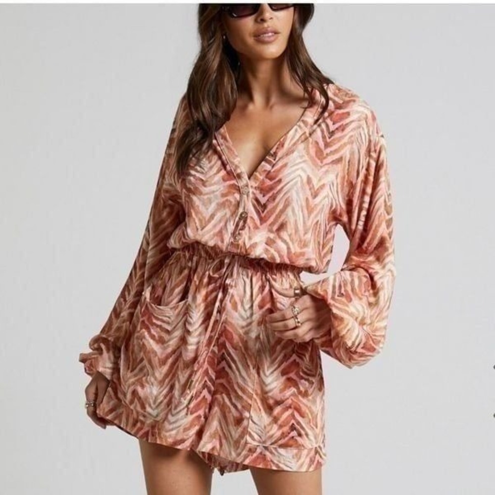 Showpo‎ Amalie The Label Lotte Linen Blend Long Sleeve Playsuit Tonal Zebra SZ 4